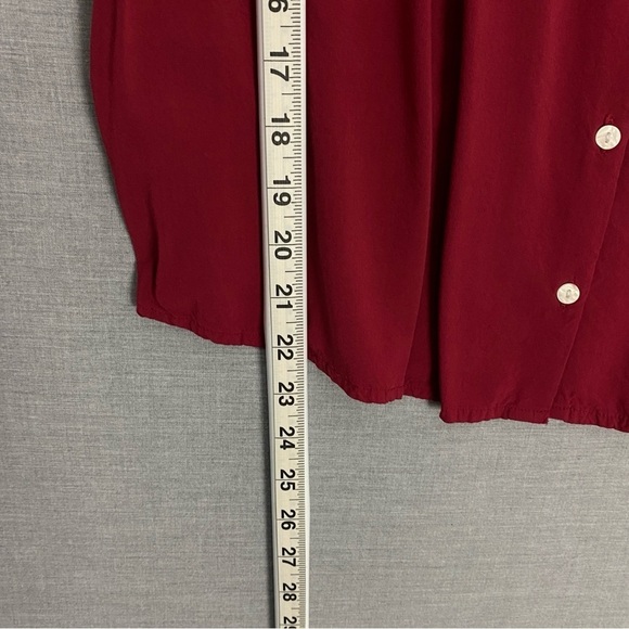 Old Navy Button Up Top Womens Sz Med Red 100% Rayon Flowy - Picture 9 of 9